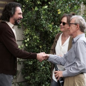 Woody Allen e Judy Davis in una scena di To Rome with Love insieme a Fabio Armiliato