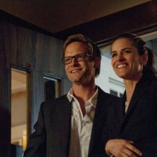 Bent: Matt Letscher e Amanda Peet in una scena dell'episodio HD