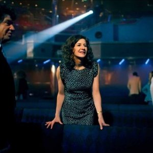 Benvenuto a bordo: Lionnel Astier con Valérie Lemercier in una scena del film