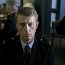 Hunger: Stuart Graham è pensieroso in una scena tratta dal film