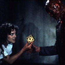 Hellraiser: Ashley Laurence, Oliver Smith in una scena