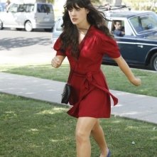 New Girl: Zooey Deschanel è determinata a riprendersi un televisore nell'episodio Criptonite