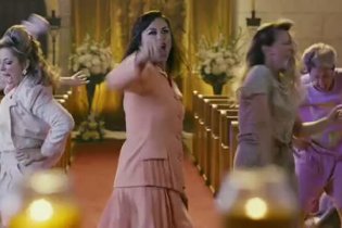 Trailer 2 - Rock of Ages