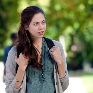 Analeigh Tipton è Lily in Damsels in Distress