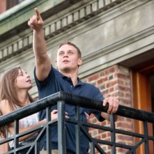 Carrie MacLemore  in una scena di Damsels in Distress con Billy Magnussen