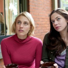 Greta Gerwig e Analeigh Tipton in una scena di Damsels in Distress