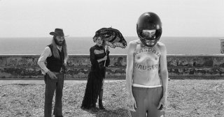 La leggenda di Kaspar Hauser: Claudia Gerini, Vincent Gallo e Silvia Calderoni in una scena del film