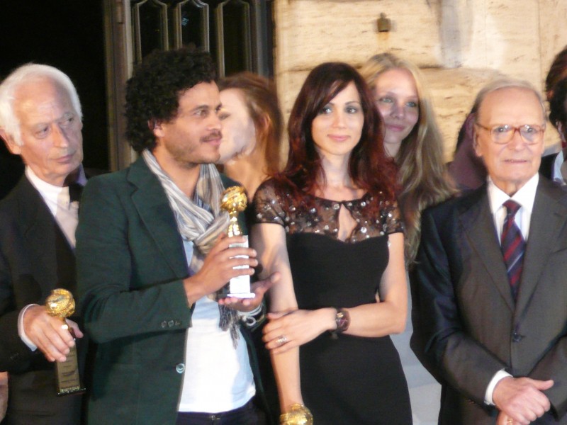 Mohamed Zouaoui Elisabetta Rocchetti E Il Maestro Ennio Morricone Ai Globi D Oro 2011 236572