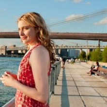 Greta Gerwig in una bella immagine di Lola Versus