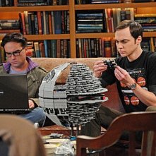 The Big Bang Theory: Johnny Galecki e Jim Parsons nell'episodio The Isolation Permutation