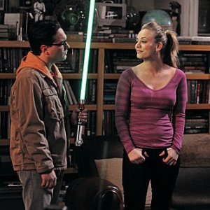 The Big Bang Theory: Johnny Galecki e Kaley Cuoco nell'episodio The Friendship Contraction