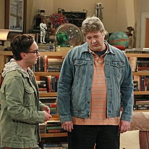 The Big Bang Theory: Lance Barber e Johnny Galecki nell'episodio The Speckerman Recurrance