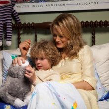 Ho cercato il tuo nome: Taylor Schilling insieme al piccolo Riley Thomas Stewart in una tenera scena del film