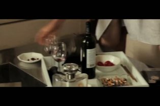 Teaser Trailer Italiano 1 - Gli infedeli