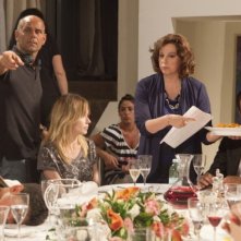 Una grande famiglia: il regista Riccardo Milani insieme a Stefania Sandrelli, Stefania Rocca e Giorgio Marchesi sul set