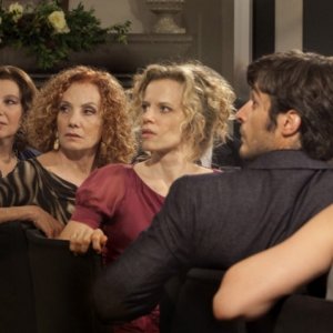 Una grande famiglia: Stefania Sandrelli, Giuditta Saltarini e Sonia Bergamasco in una scena