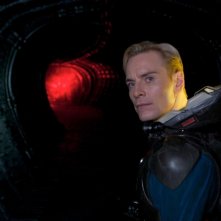 Prometheus: Michael Fassbender nei panni di David in una scena del film