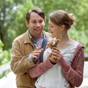 Christian Ulmen e Lola Dockhorn nel film Einer wie Bruno