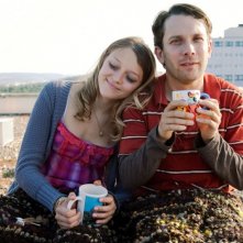 Christian Ulmen e Lola Dockhorn sono un uomo disabile e sua figlia in Einer wie Bruno