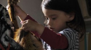 La piccola Kelyna Lecomte è Nana