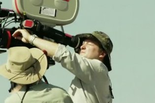 Teaser Trailer 3 - Looper