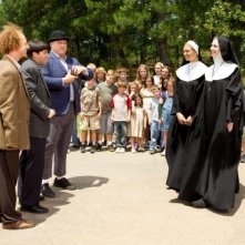 Jane Lynch e Kate Upton con Sean Hayes, Will Sasso e Chris Diamantopoulos, i Tre Marmittoni