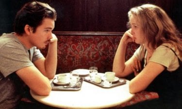 Julie Delpy ed Ethan Hawke in una scena del film 'Prima dell'alba' (1995)