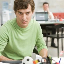 Workers - Pronti a tutto: Alessandro Tiberi in una scena del film