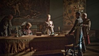Game of Thrones: Peter Dinklage e Lena Headey in una scena dell'episodio The Night Lands