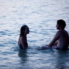 Joel Edgerton nel mystery Wish You Were Here con Felicity Price.