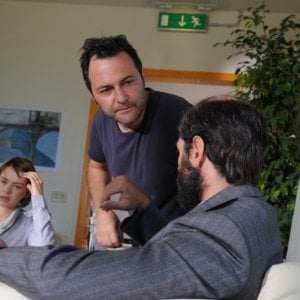 Maternity Blues: il regista Fabrizio Cattani insieme a Daniele Pecci e Andrea Osvart sul set del film