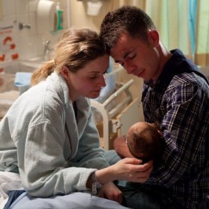 Paul Brannigan, Siobhan Reilly e il loro nuovo nato in un momento intimo di