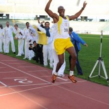 100 metri dal paradiso: i ragazzi di Monsignor Paolini festeggiano la vittoria in una scena del film