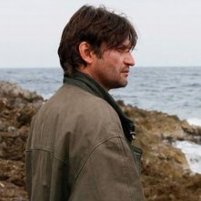 Isole: Ivan Franek in una scena del film