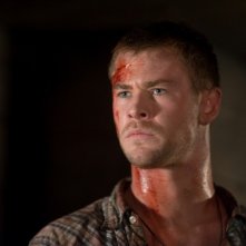 Quella casa nel bosco: Chris Hemsworth in una scena del film