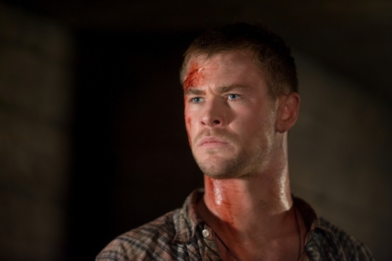 Quella casa nel bosco: Chris Hemsworth in una scena del film