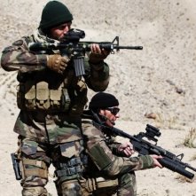 Special Forces - Liberate l'ostaggio: Alain Alivon insieme a Denis Menochet in una scena