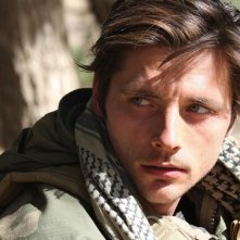 Special Forces - Liberate l'ostaggio: Raphaël Personnaz in un'immagine tratta dal film