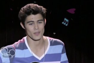 Clip 'Tomas' - Violetta