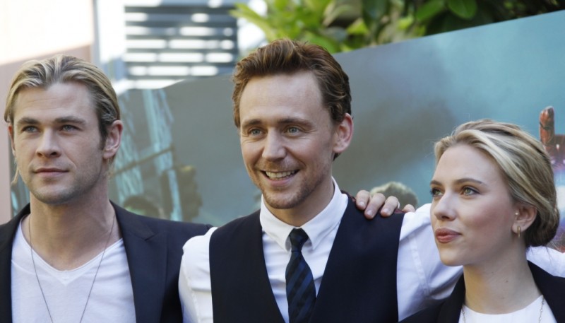 The Avengers Scarlett Johansson Insieme A Chris Hemsworth E Tom Hiddleston Durante Il Photocall Di T 238442