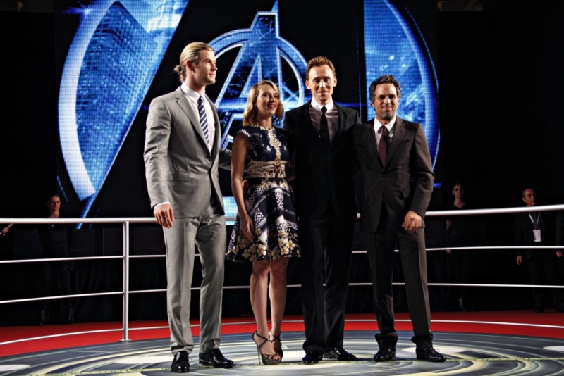 The Avengers Scarlett Johansson Mark Ruffalo Chris Hemsworth E Tom Hiddleston Durante La Premiere It 238428