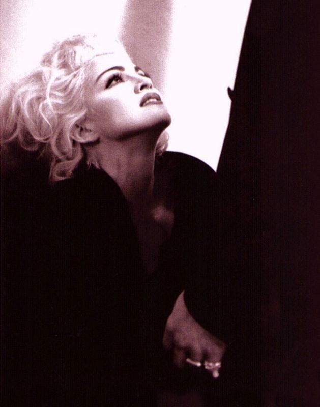 Madonna In Uno Scatto Di Stephane Sednaoui 1990 238518