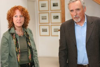 Hopper: In His Own Words, la regista Cass Warner insieme a Dennis Hopper durante la lavorazione del film