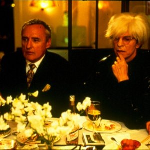 Hopper: In His Own Words, una scena del film in cui Dennis Hopper è insieme a Andy Warhol in Basquiat