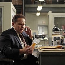 Person of Interest: Kevin Chapman in una scena dell'episodio Super