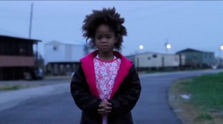 Beasts of the Southern Wild: la giovane protagonista Quvenzhané Wallis in una scena del film