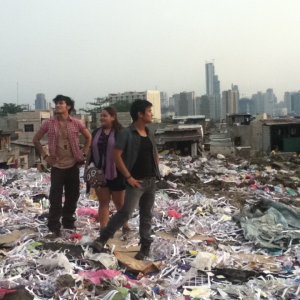 The Woman in the Septik Tank - una scena del film