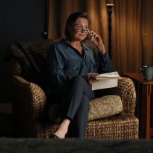 Awake: Cherry Jones nell'episodio Say Hello to My Little Friend