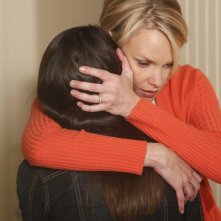 Awake: Daniela Bobadilla e Laura Allen nell'episodio Slack Water