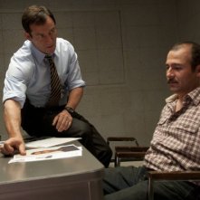 Awake: Jason Isaacs e Lombardo Boyar nell'episodio Ricky's Tacos